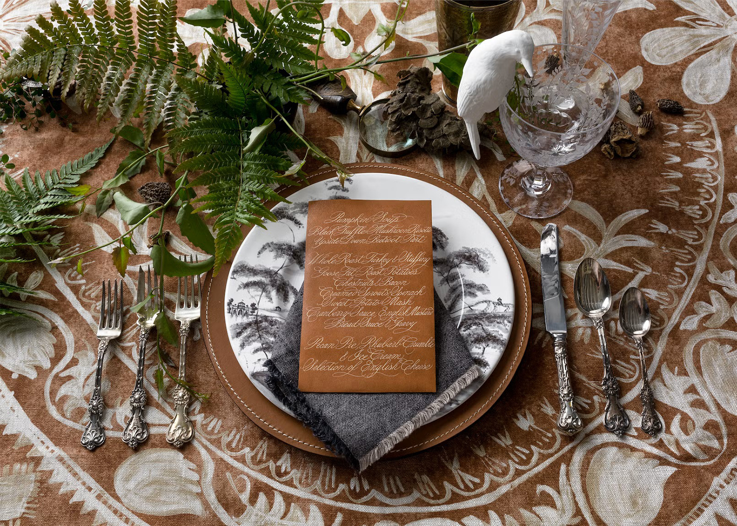 A natural, organic and woodsy Thanksgiving table scape