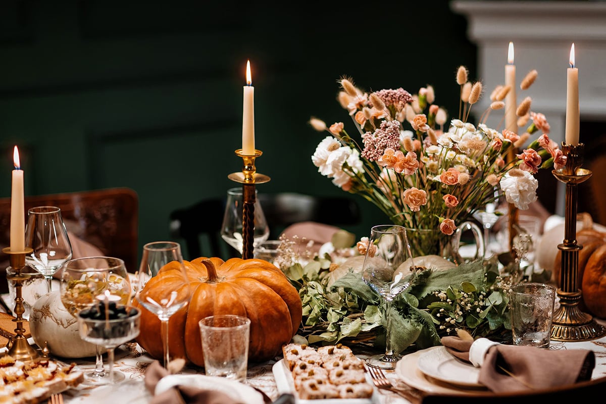 Rustic Thanksgiving Tablescape Ideas