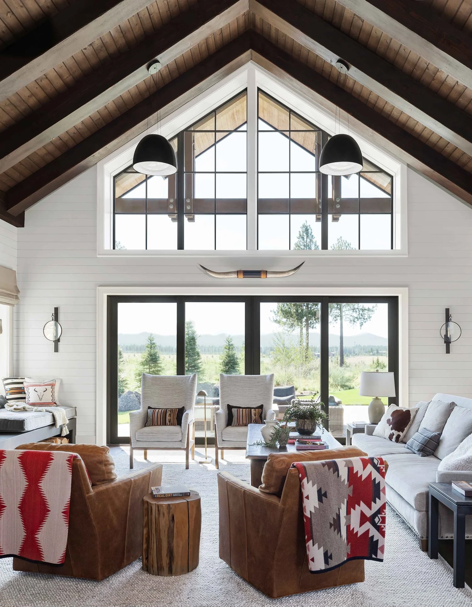 Max Humphrey – Bend Rich Ranch Interior Design Style