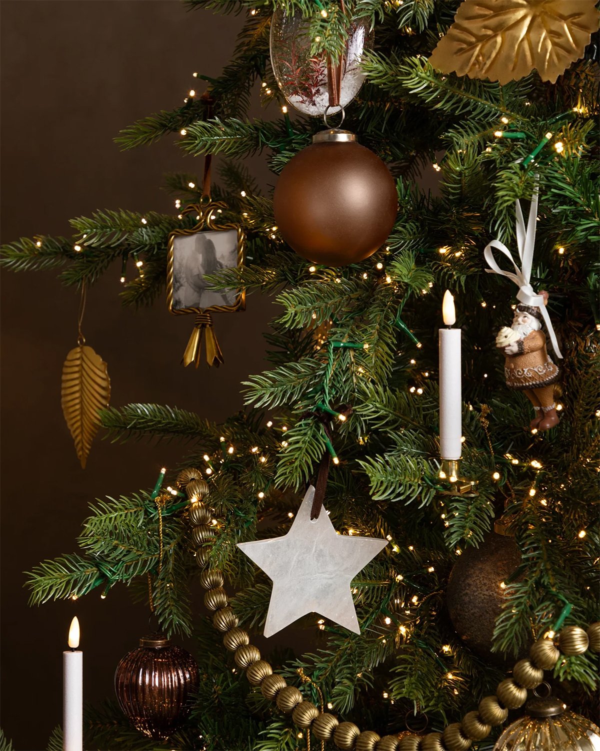 elevated-and-elegant-christmas-tree-2 Elevated & Elegant Christmas Tree