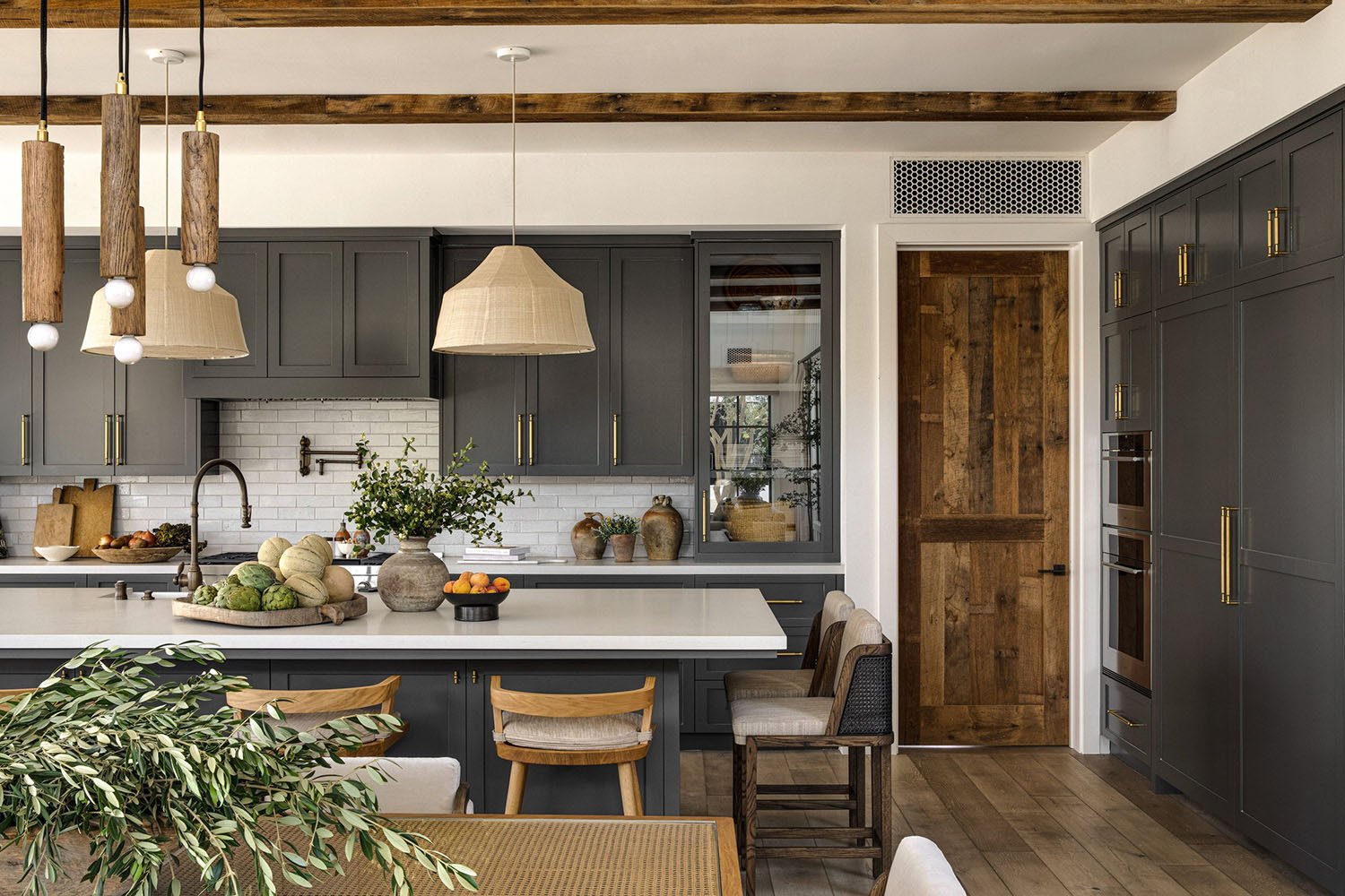 23 Farmhouse Kitchen Cabinet Ideas \u0026 Color Options, image size:1500x1000