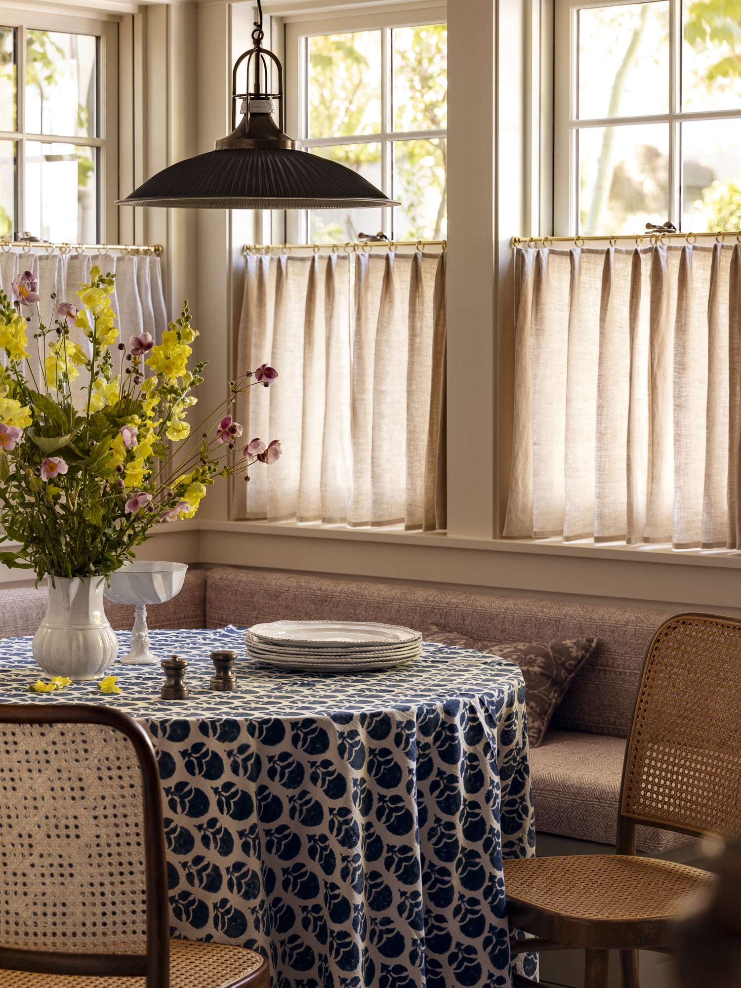 Country Cottage Breakfast Nook