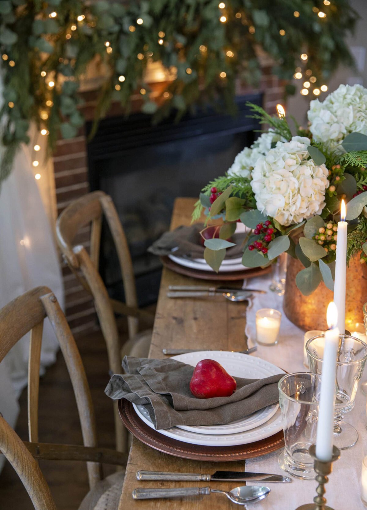 85 Christmas Tablescape Ideas for 2024 Images & Design Tips