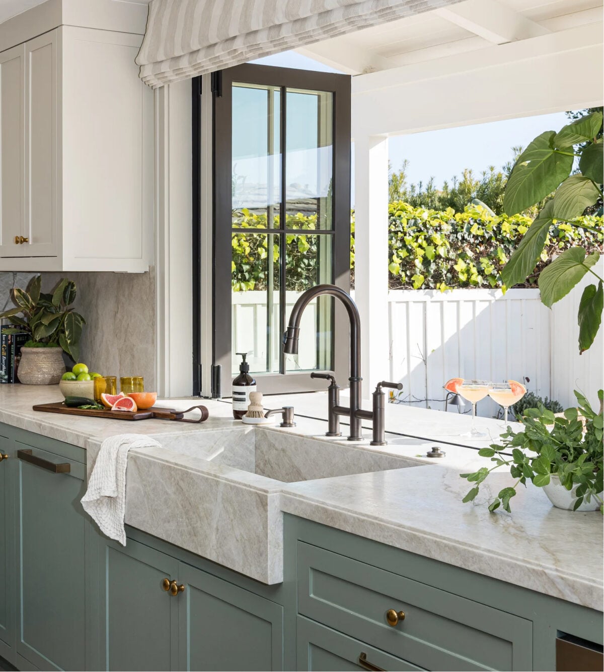 75 Two Tone Kitchen Cabinet Ideas for 2025