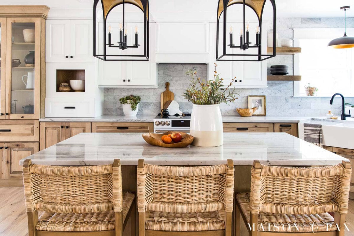 75 Two Tone Kitchen Cabinet Ideas for 2024 with Stylish Tips