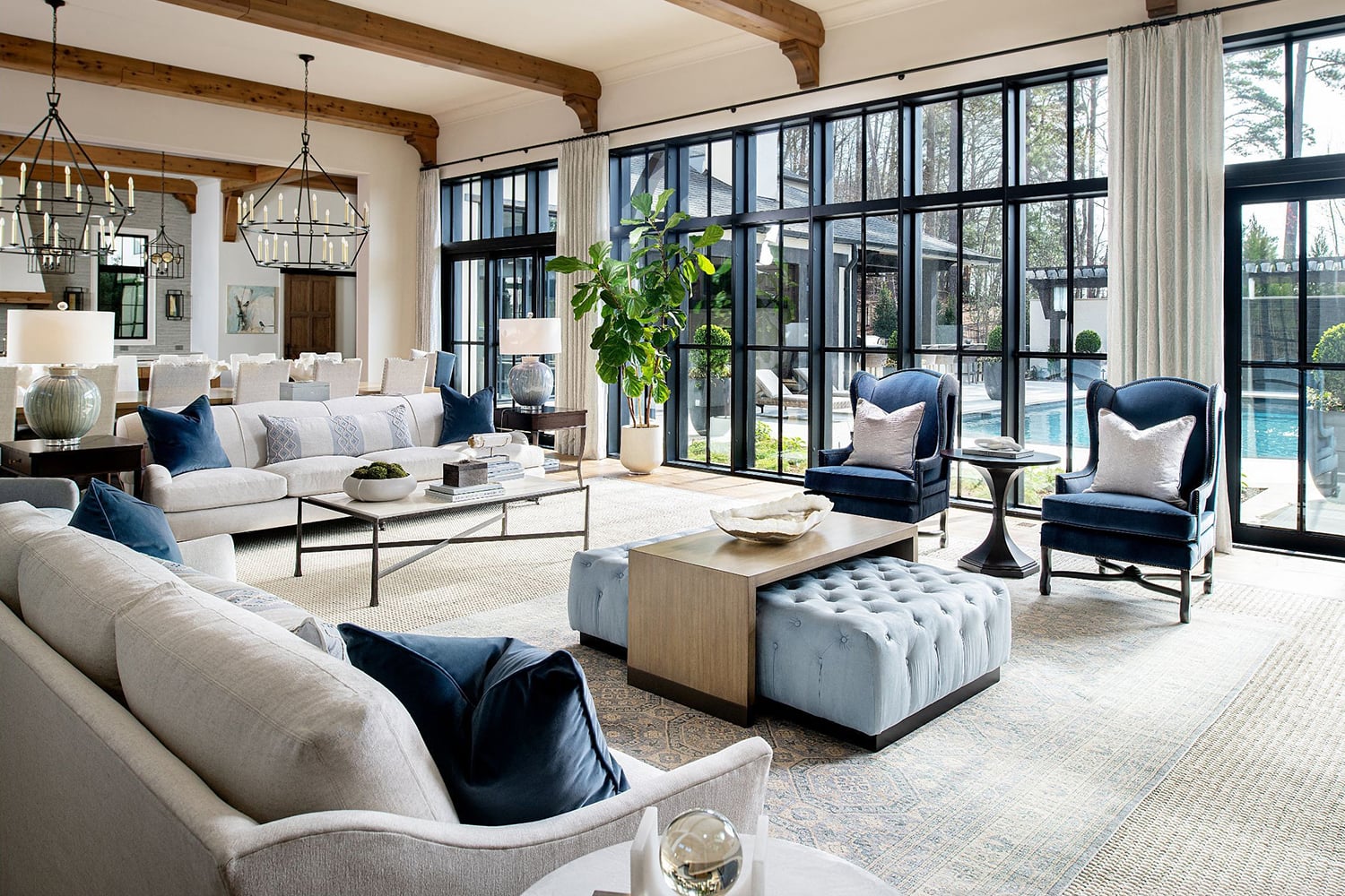 Coastal living room decorating tips: pillows and throws 