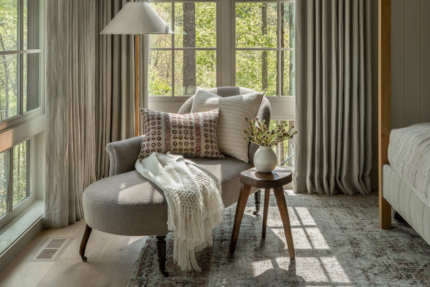 country-bedroom-with-seating-area Country Bedroom with Seating Area