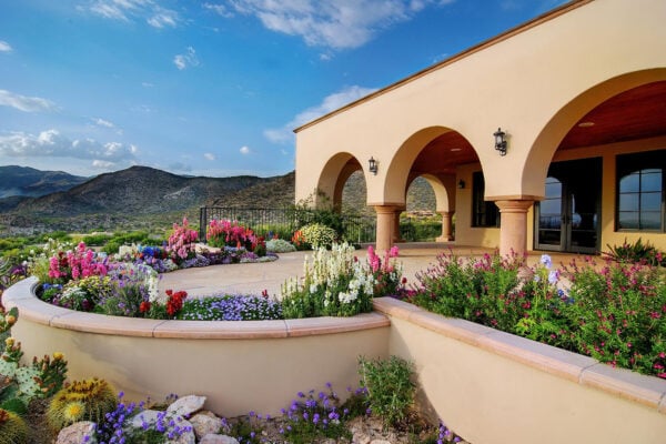 27 Raised Garden Bed Ideas to Transform Your Outdoor Space
