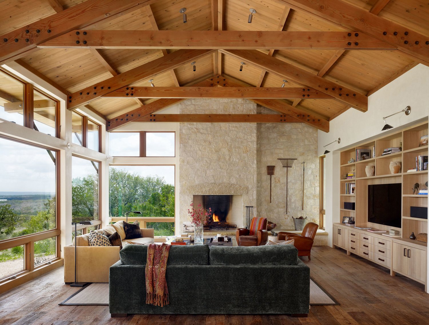 floor-to-ceiling-stone-accent-wall Floor to Ceiling Stone Accent Wall