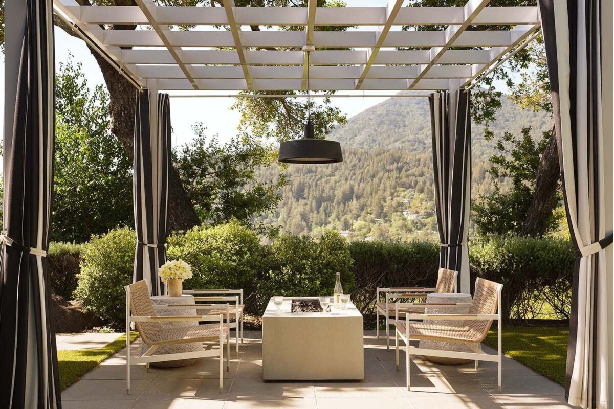 34 Outdoor Living Room Ideas for Cozy Entertaining Spaces