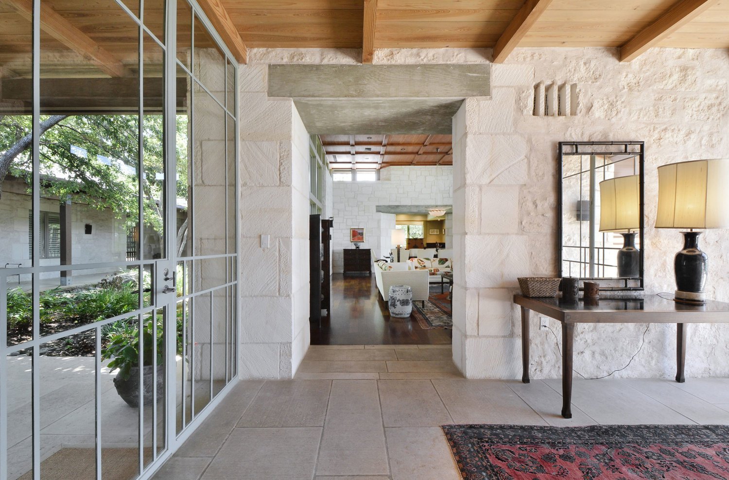 use-limestone-for-a-modern-rustic-touch Use Limestone for a Modern Rustic Touch