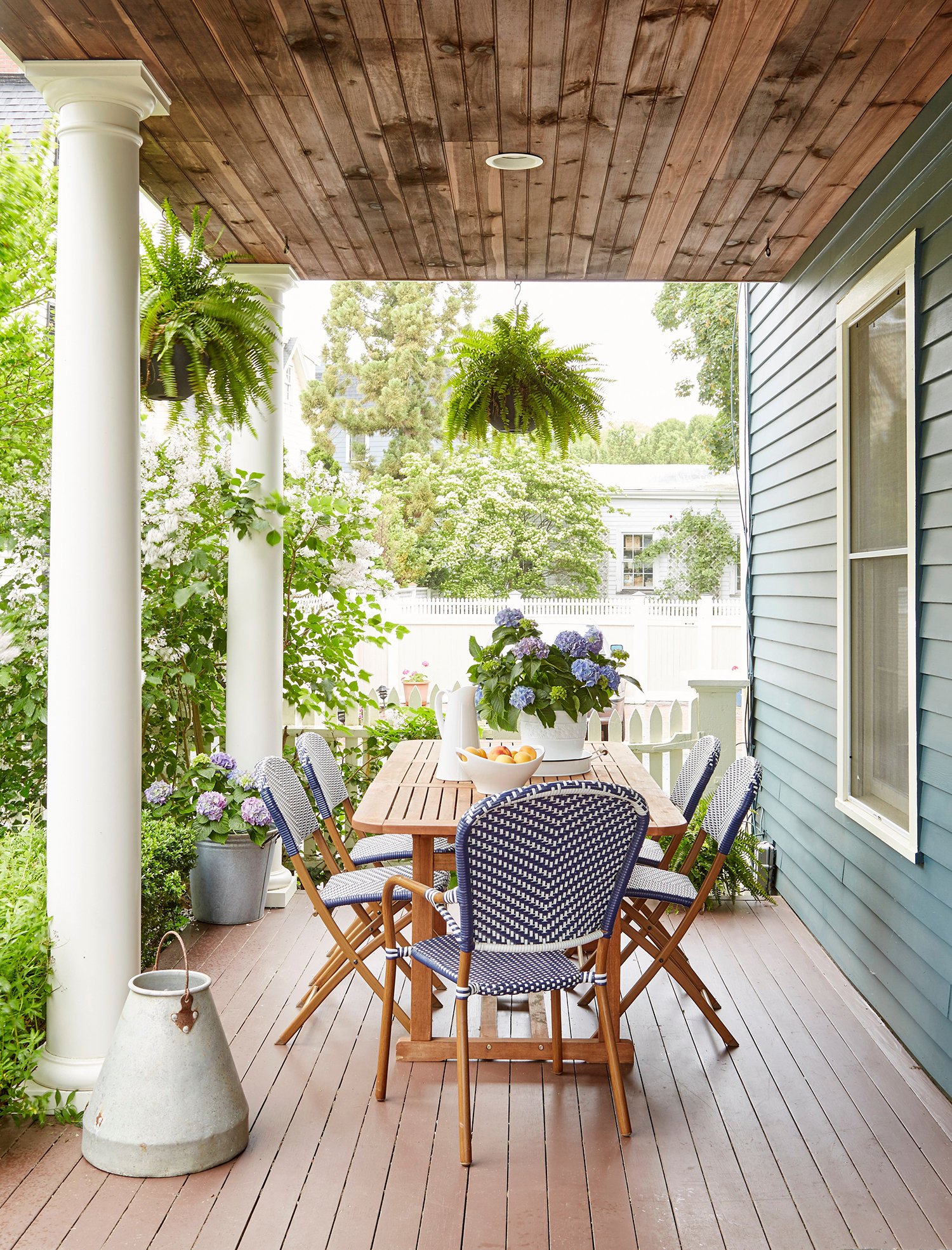 dining-area-on-a-front-porch Dining Area on a Front Porch