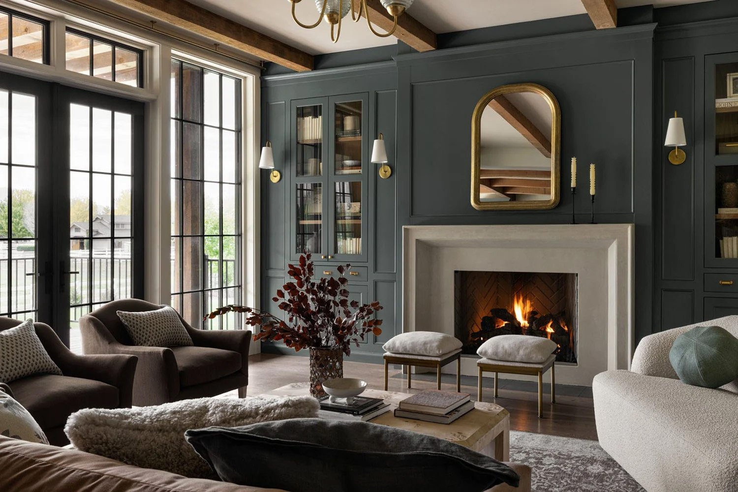 green-living-room-accent-wall Green Living Room Accent Wall