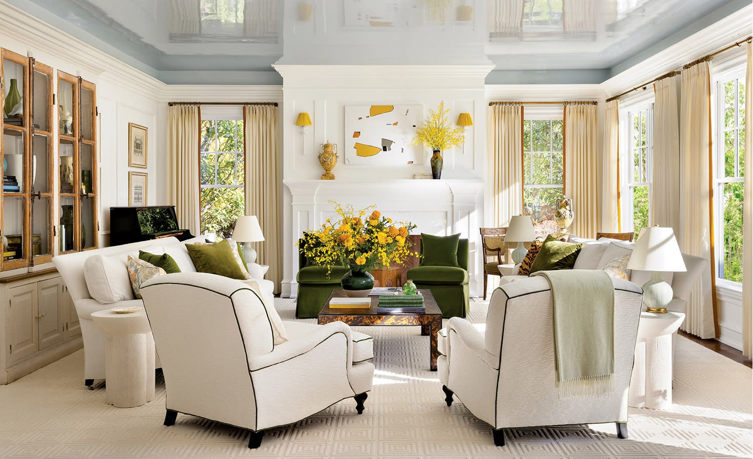living-room-with-green-accent-chairs Living Room with Green Accent Chairs