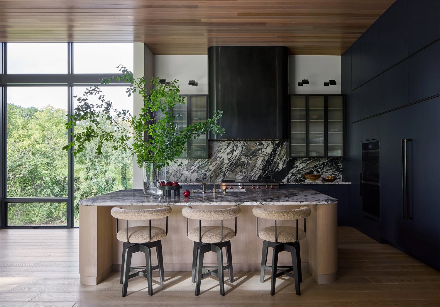 incorporating-curved-vent-hoods Incorporating Curved Vent Hoods