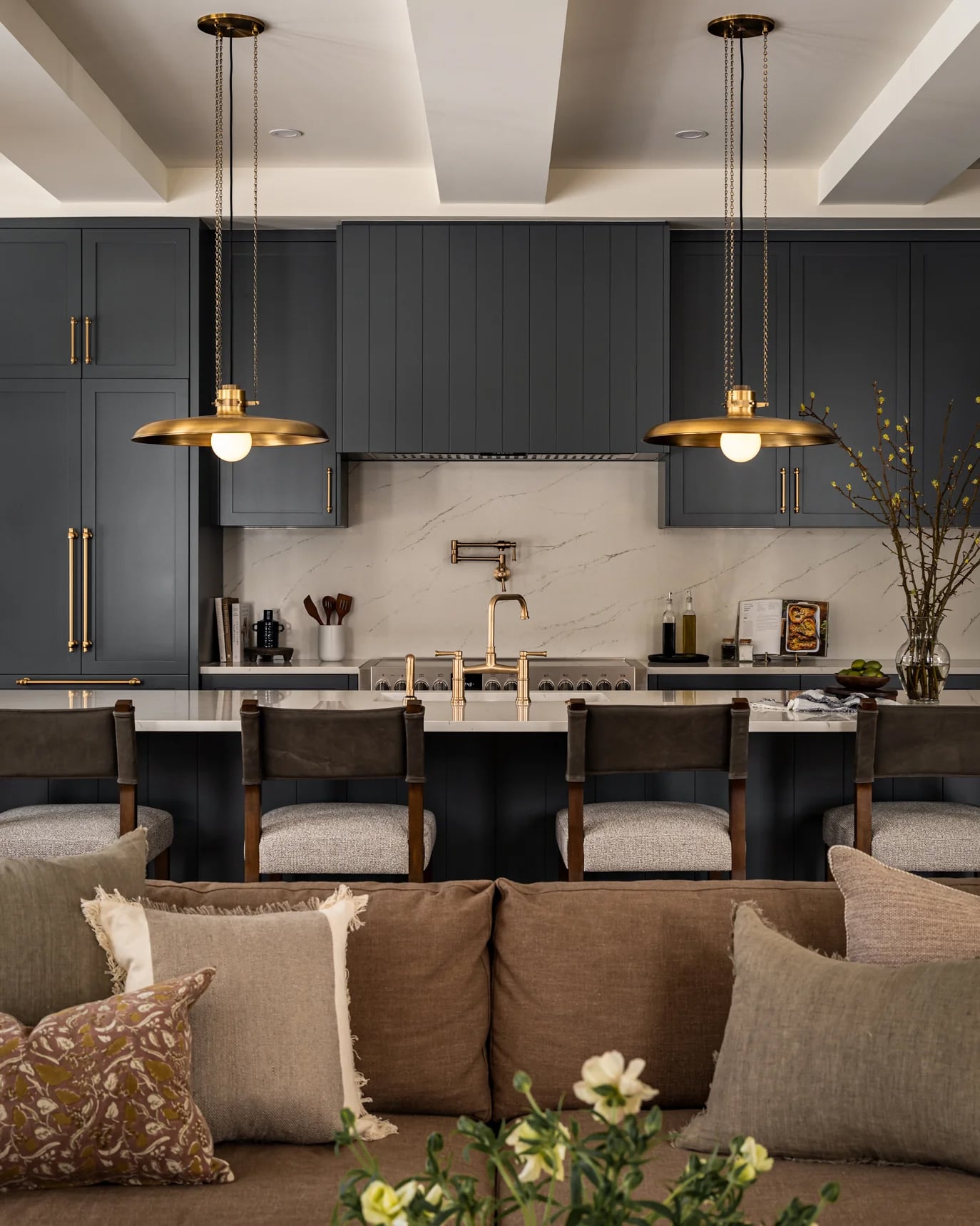 range-hood-integrated-with-cabinetry-1 Range Hood Integrated with Cabinetry